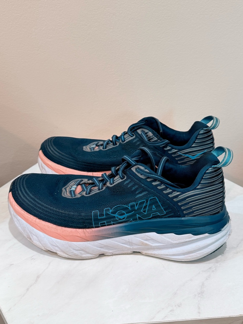 🔥Hoka Women’s Navy with Coral Accent Running Sneakers Size 8.5 EUC🔥